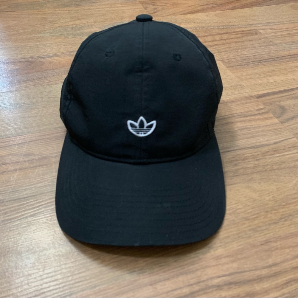 Women’s Adidas Classic Trefoil Logo Adjustable Strap Back Cap One Size Black